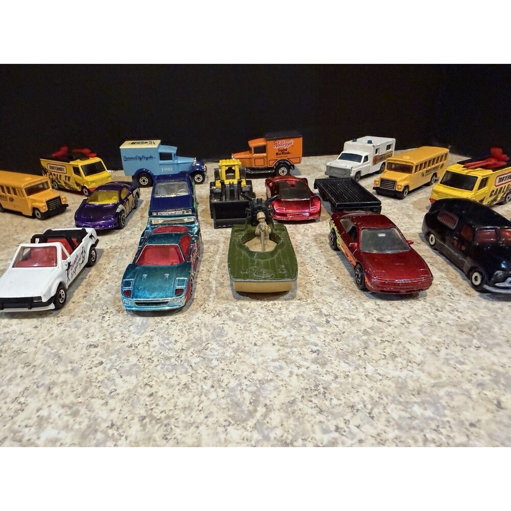 Lot of 21 Matchbox Diecast Cars Trucks Vintage Vans Vehicles Mixed Playworn